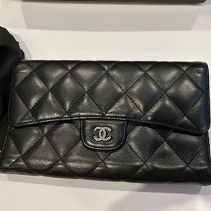 Chanel wallet